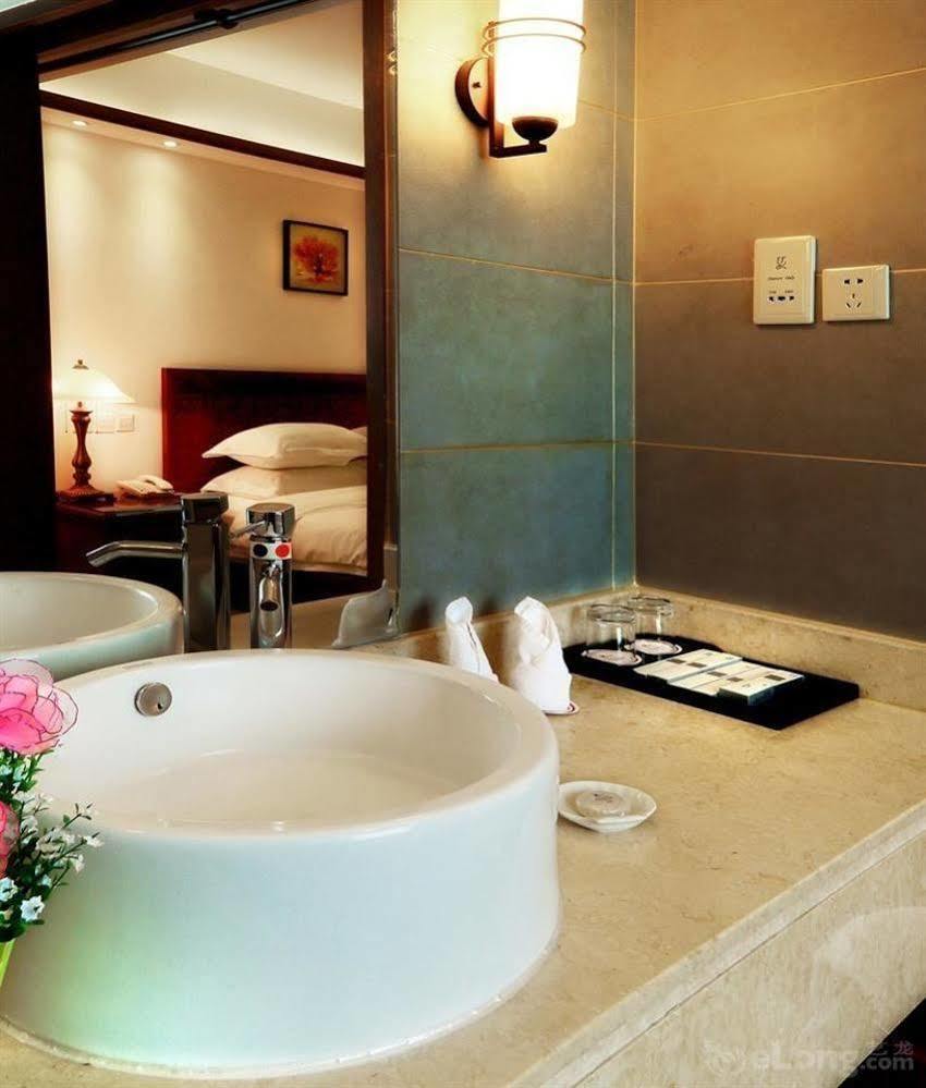Haiyue Bay Holiday Hotel Sanya Buitenkant foto