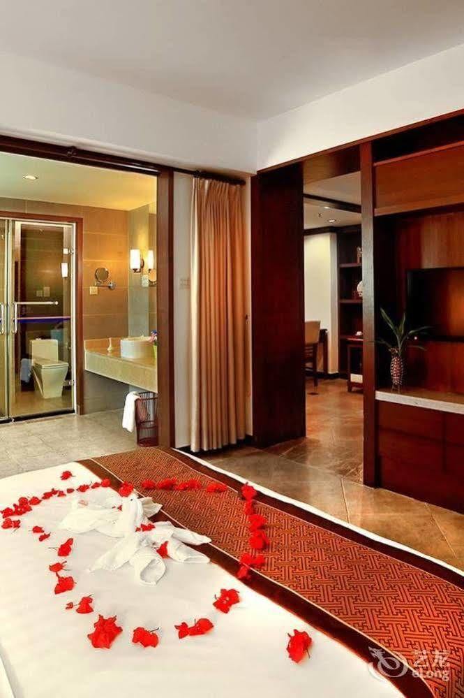 Haiyue Bay Holiday Hotel Sanya Buitenkant foto